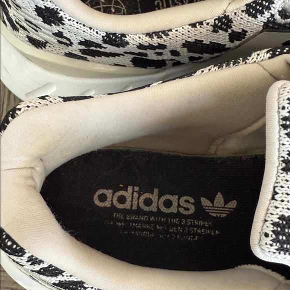 Adidas Women’s Leopard Print Sneakers - Black and White, Size 8, Good Condition - Picture 4 of 10